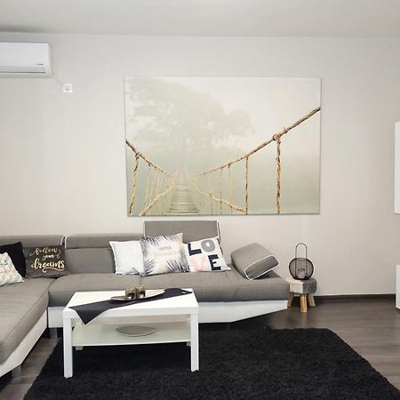 Cosy And Modern 1Bd Flat Near The City Centre By Flat Mаnager Warna Exterior foto