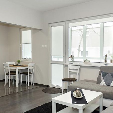 Cosy And Modern 1Bd Flat Near The City Centre By Flat Mаnager Warna Exterior foto