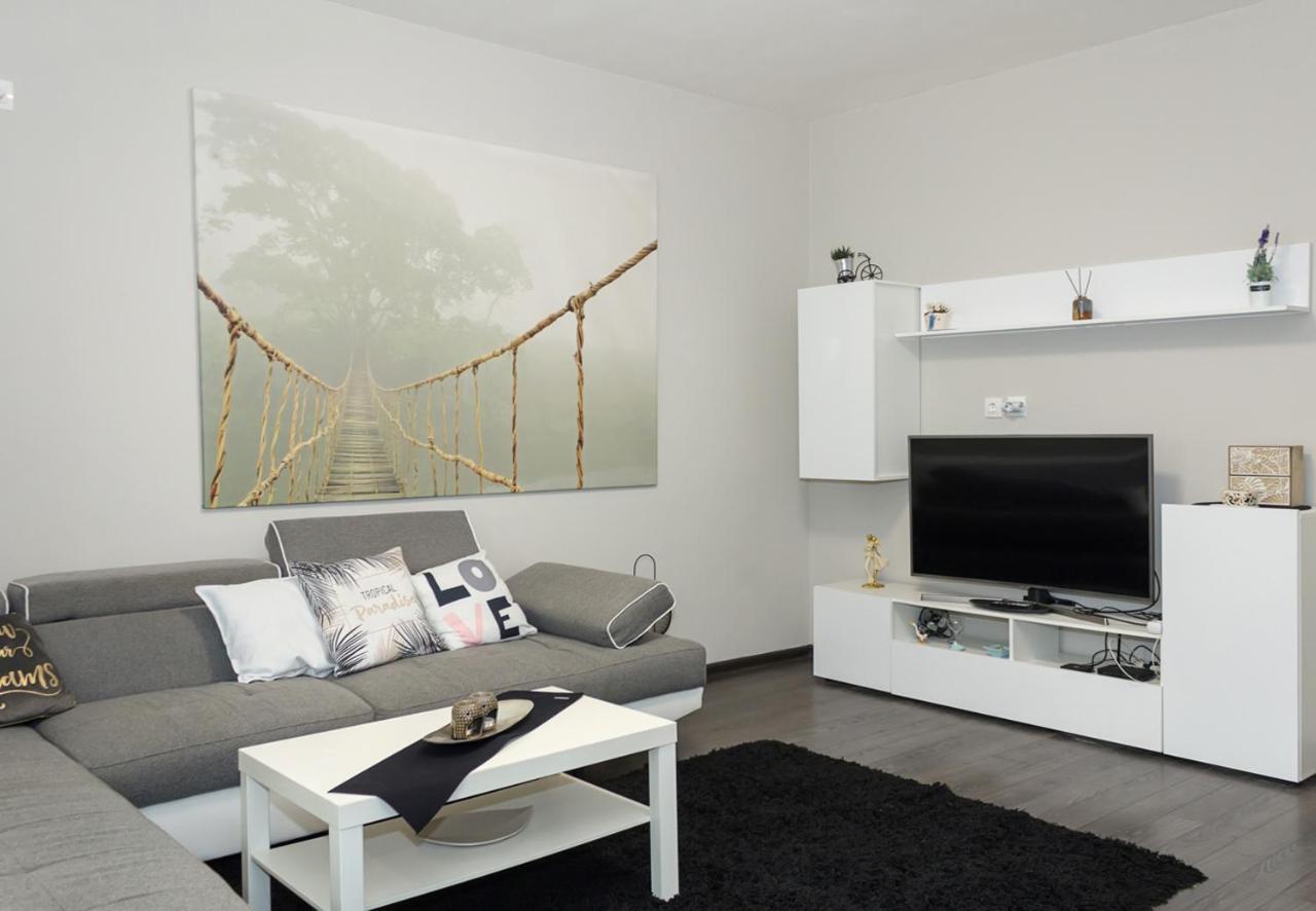 Cosy And Modern 1Bd Flat Near The City Centre By Flat Mаnager Warna Exterior foto